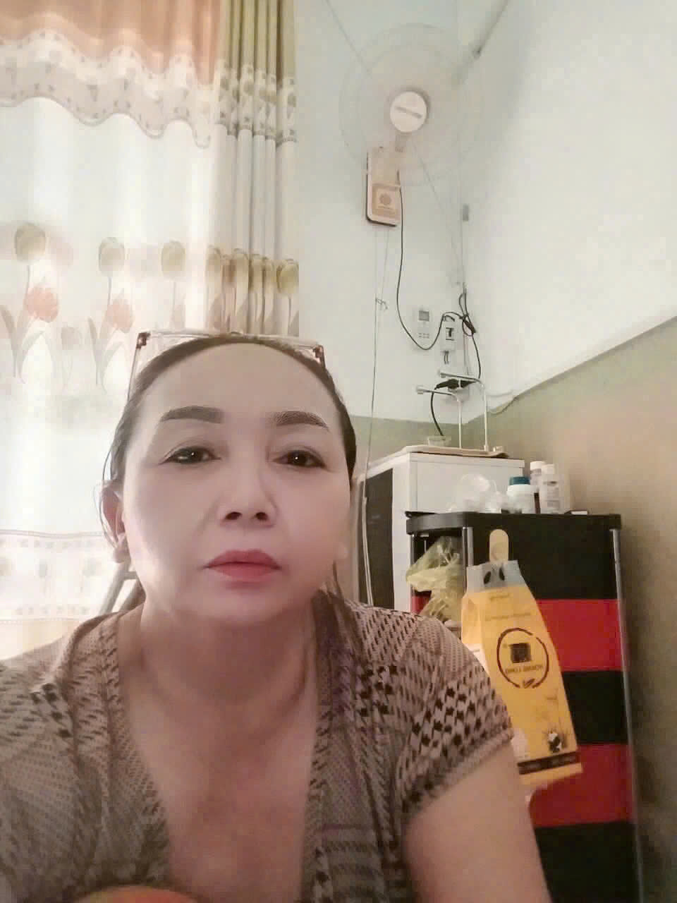 Cô Tuyết Hồng (sn 1970) Tìm Việc Giúp Việc Nhà, Chăm Bé